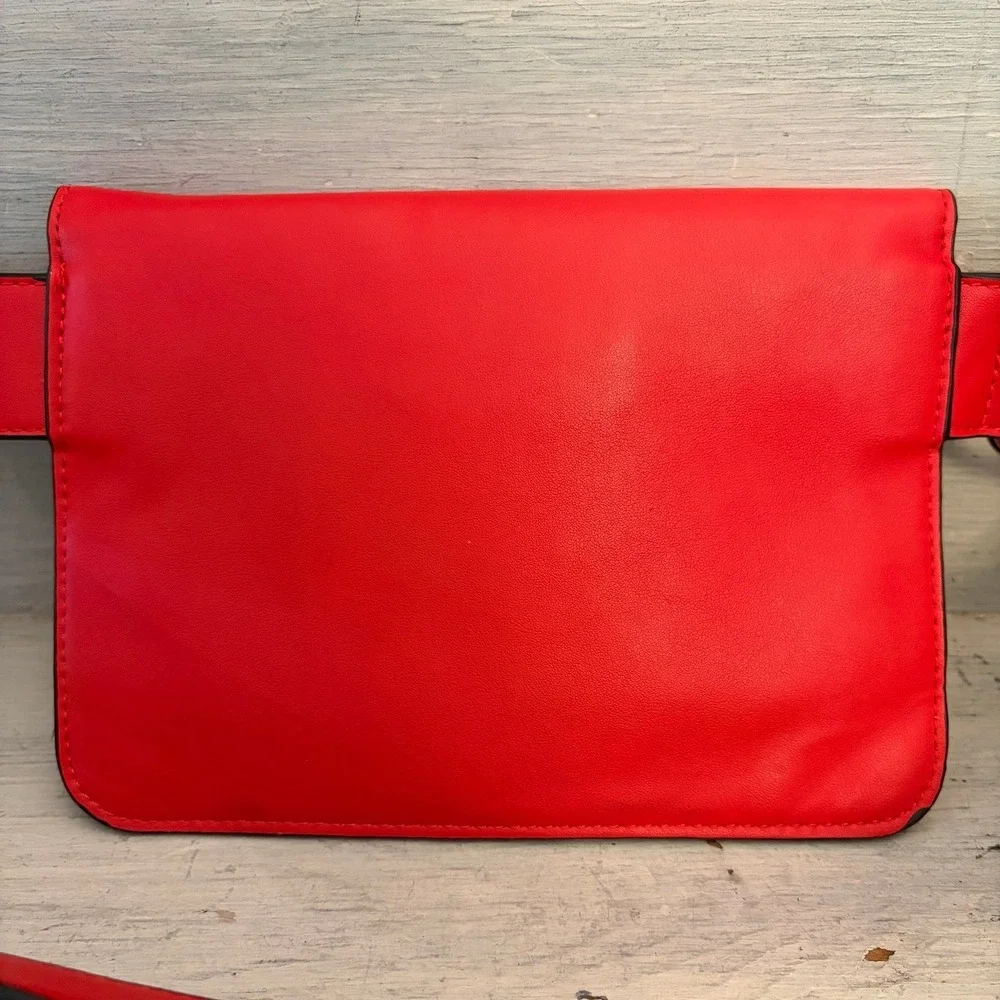 Forever 21 Red Faux Leather Waist Bag‎ Fanny Pack Purse Good Condition